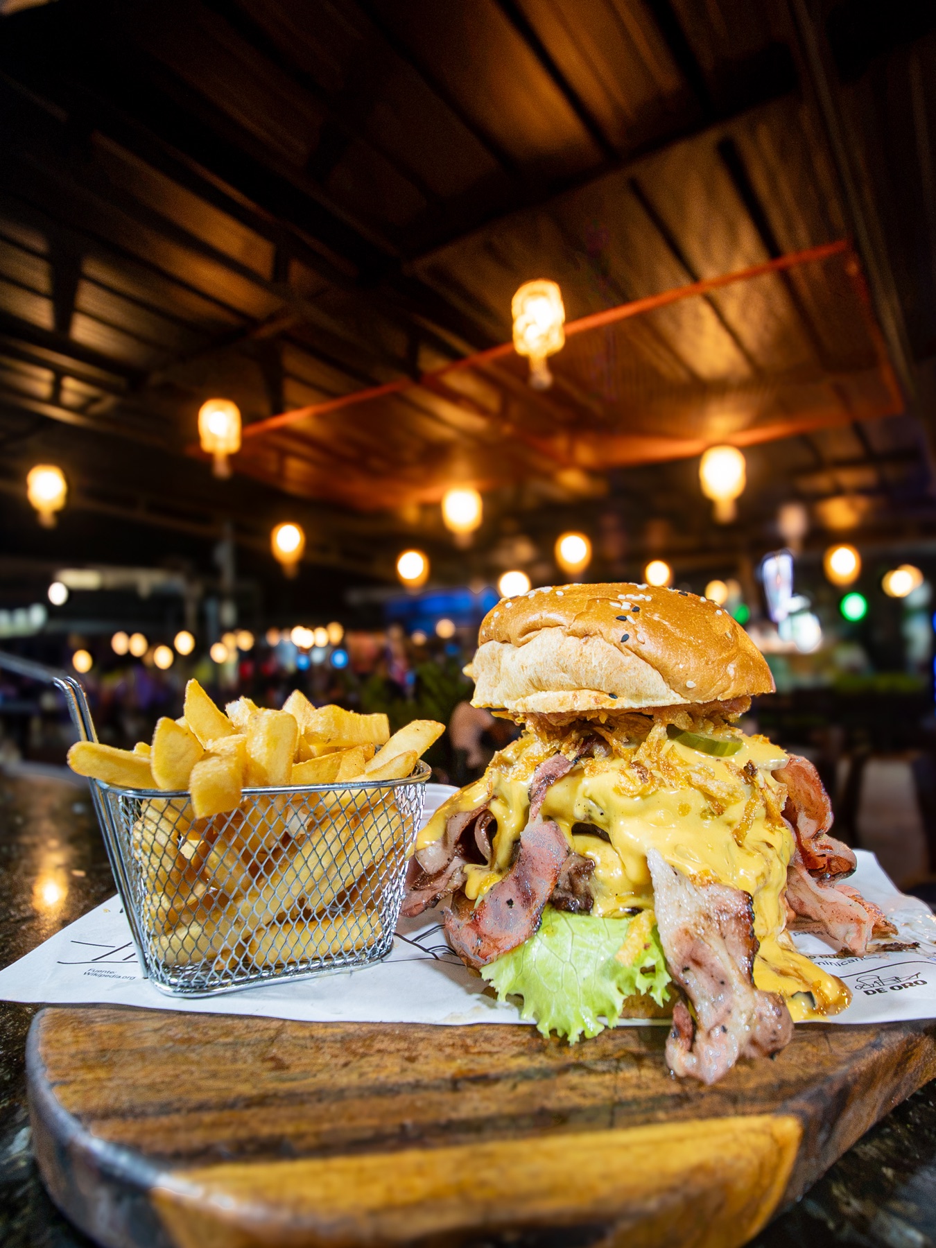 Hamburguesa Smokey Burger con papas